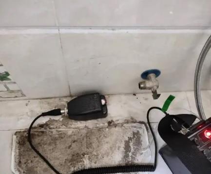 岳阳楼屋顶漏水维修公司分享下卫生间漏水的危害及解决方法